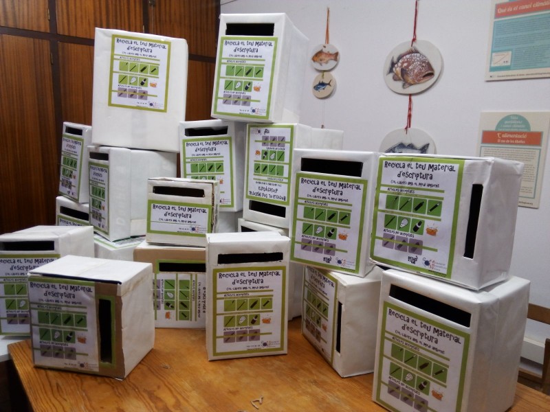 L’Associació de Naturalistes de Girona (ANG) amb la col·laboració de l’Associació Bitxacs de la UdG posen en marxa la Brigada de recollida de materials d'escriptura.