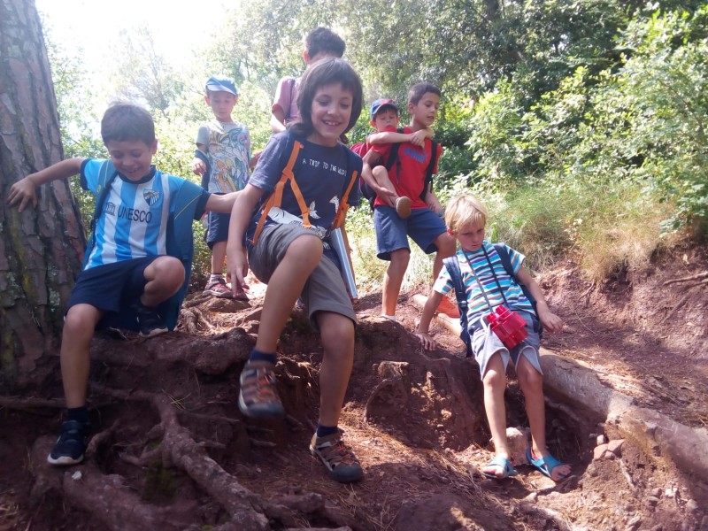 Més de 50 joves i infants gaudeixen de la natura als casals naturalistes d'estiu 