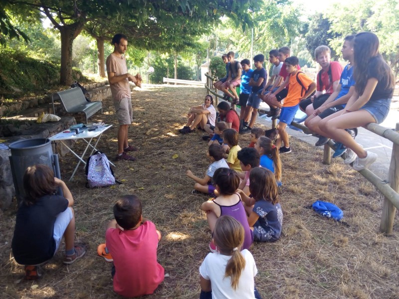 Més de 50 joves i infants gaudeixen de la natura als casals naturalistes d'estiu 