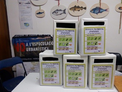 L’Associació de Naturalistes de Girona (ANG) amb la col·laboració de l’Associació Bitxacs de la UdG potenciem la campanya de recollida de materials d'escriptura.