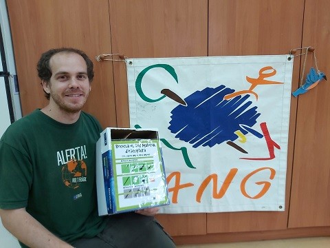 Els Naturalistes de Girona ja fem el primer enviament del material d’escriptura a TerraCycle